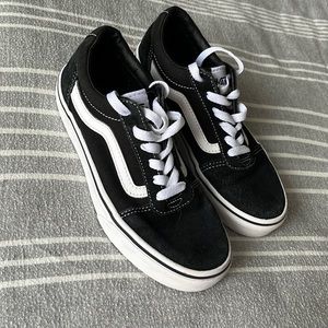 Vans black and white “off the wall” kids sz 3